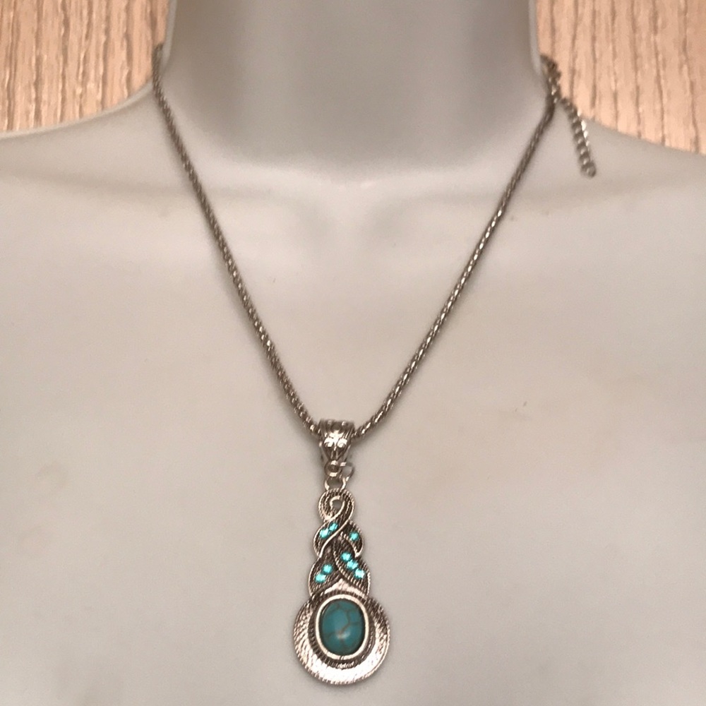 NWOT Turquoise Crystal Necklace and Earring Set - Picture 4 of 4